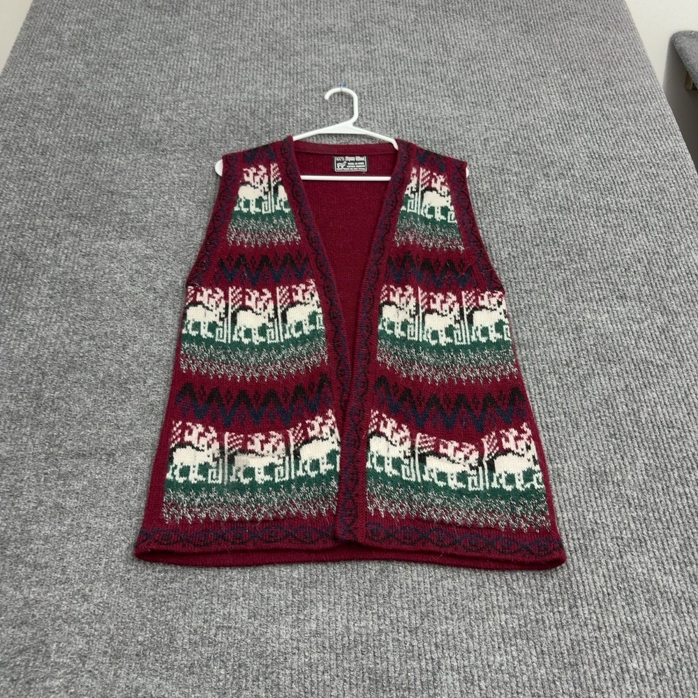 Vintage Sweater Vest Womens M Red Alpaca Wool Reindeer Fair Isle Boho Winter